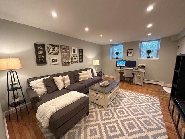 Photo - 26 John St Condo Unit B