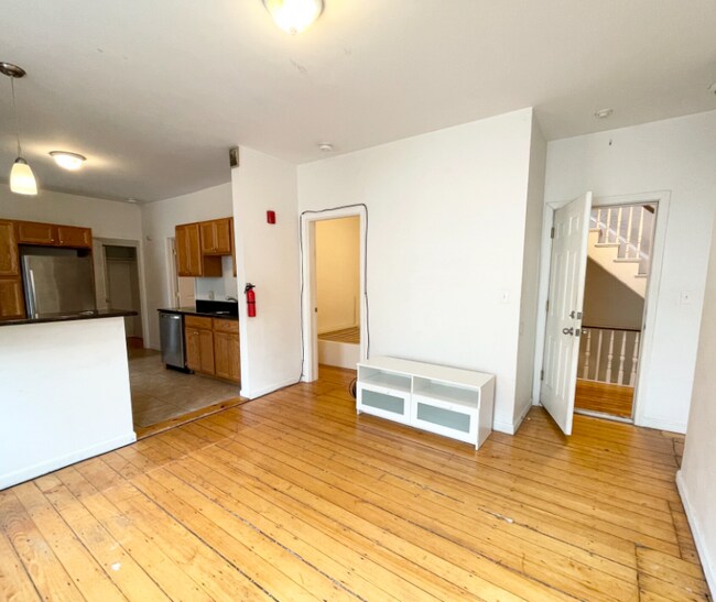 Photo - 52 Delle Ave Unit 2