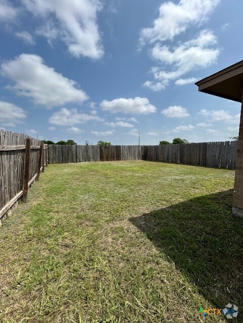 Building Photo - 3907 Edgefield St Rental