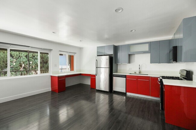 Photo - 1321 W 36th Pl Unit 2