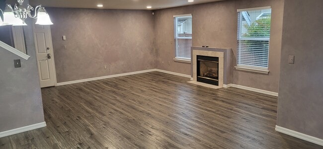 Livng Room with Fireplace