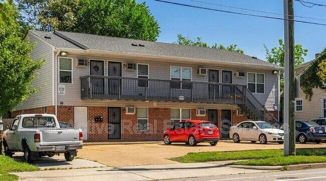 Photo - 812 W 27th St