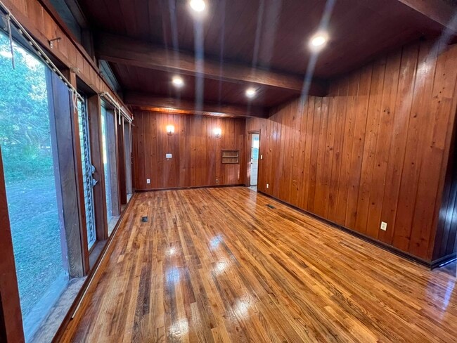 Photo - 2203 Amelia Cir