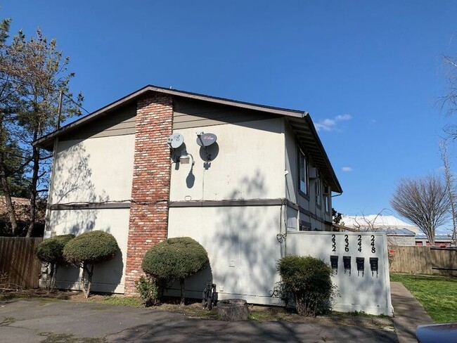 Photo - 248 W Clark St