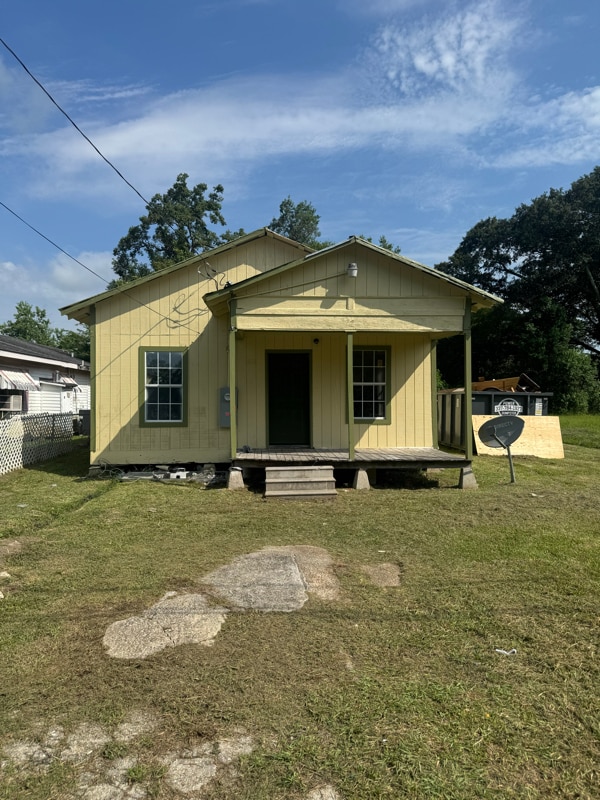Building Photo - 1416 W 7th St Rental