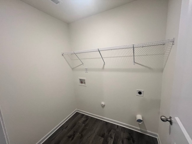 Photo - 1064 W Bank St