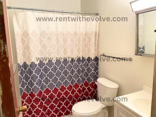 Photo - 225 S Angle St