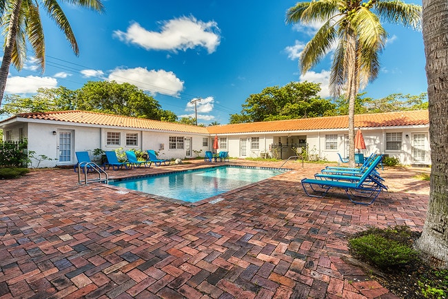 The Charmer Apartments