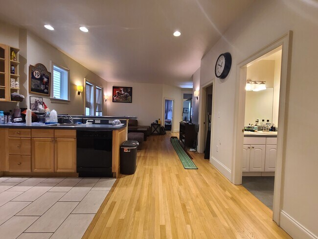Photo - 42 N St Unit 1