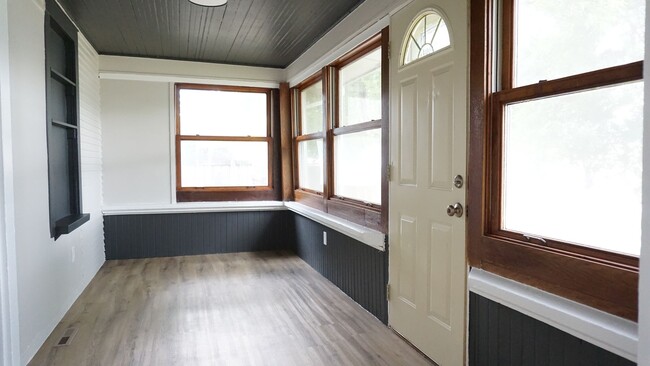 Photo - Charming Fully Remodeled Home with 4 Garage Stalls & Park Access in Central Minot