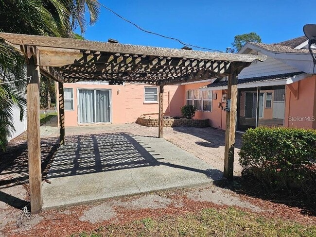 Photo - 103 32nd St NW