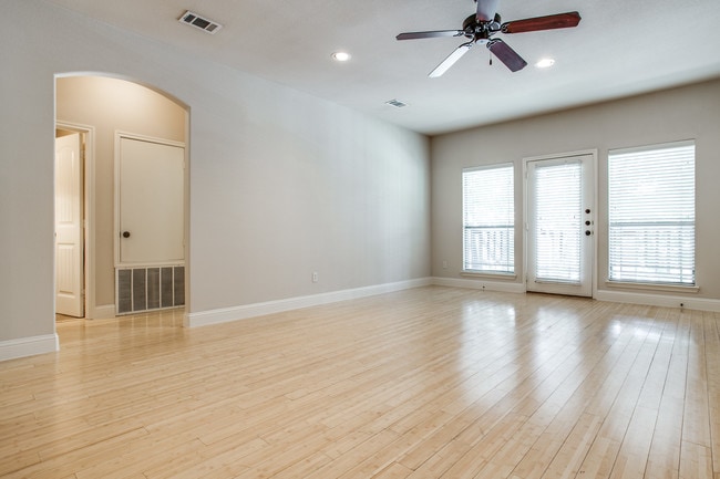 Photo - 3125 Waits Ave