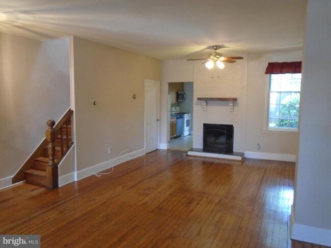 Photo - 112 Commerce St