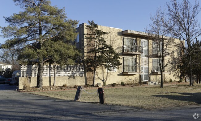 Photo - Glenwood Garden Apartments