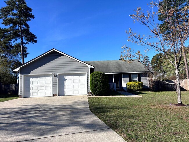 Building Photo - 909 Benevente Loop