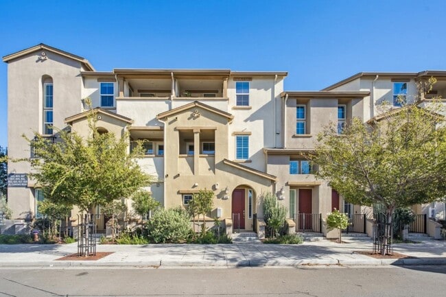 Photo - 605 El Camino Real