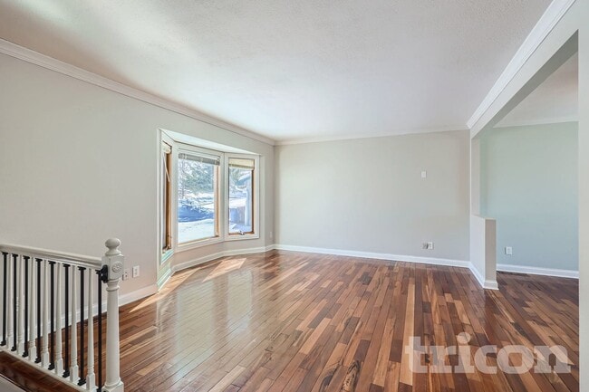 Photo - 433 1st St NW