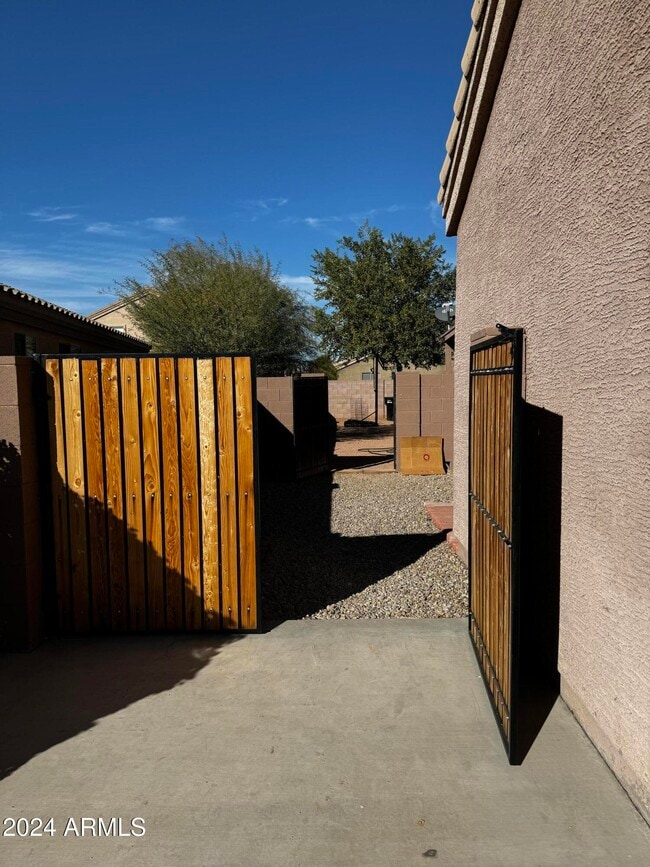 Photo - 10630 W Pomo St