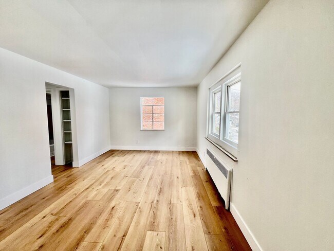 1087 Grand Ave Unit 2