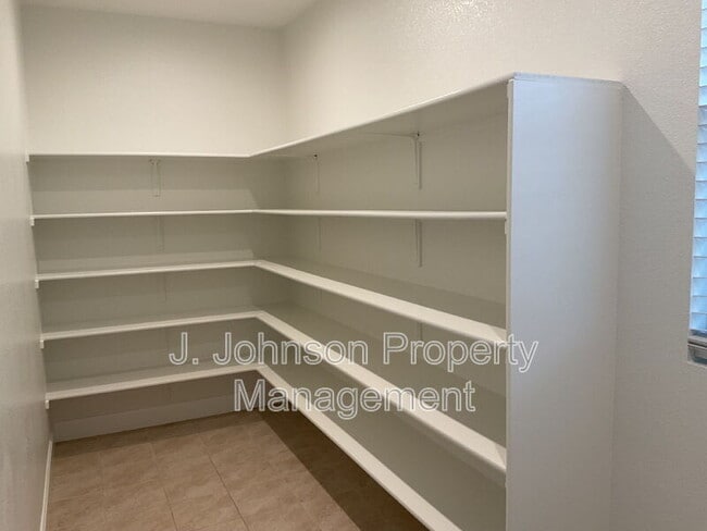 Photo - 644 Albany St