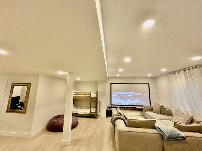 Photo - 821 Wildrose Pl