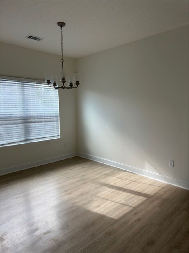 Photo - FOR RENT