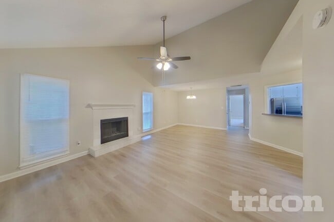 Photo - 909 Dogwood Ln