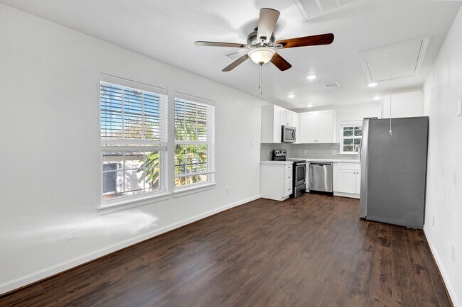 Photo - 311 Clifton St