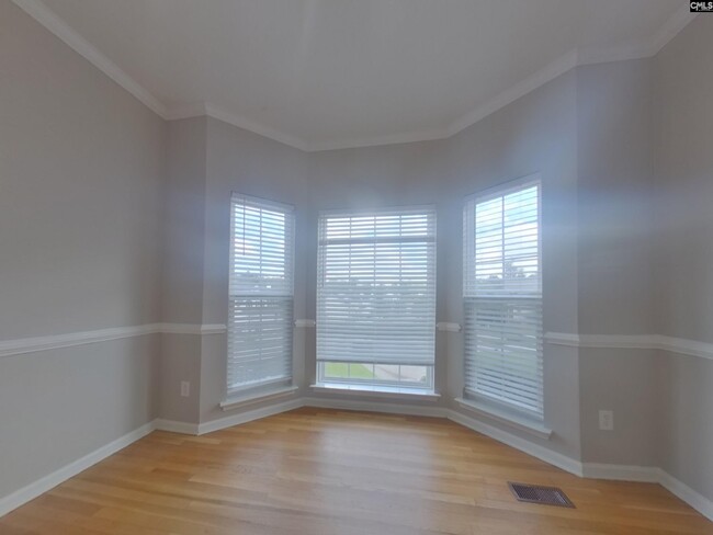 Photo - 621 Staffwood Dr