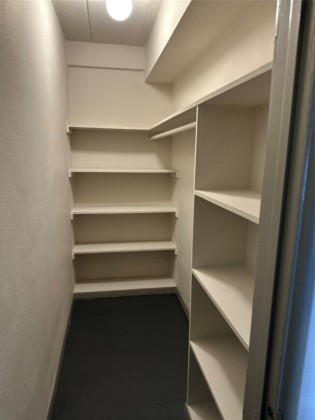 Building Photo - 5400 Memorial Dr Unit 614 Rental