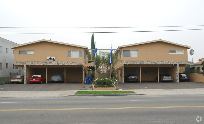 Foto principal - 5725-29 Vineland Ave