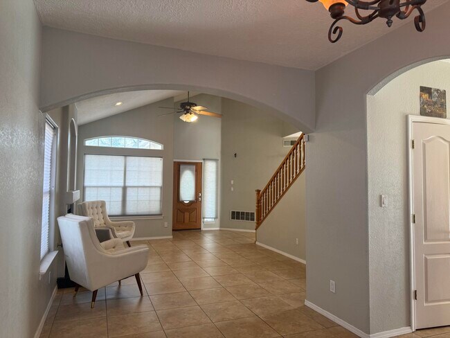 8808 Vallejo Pl NE