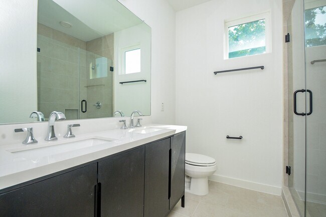 Photo - 4358 Clover St