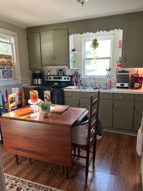 Photo - 104 SW Hines St