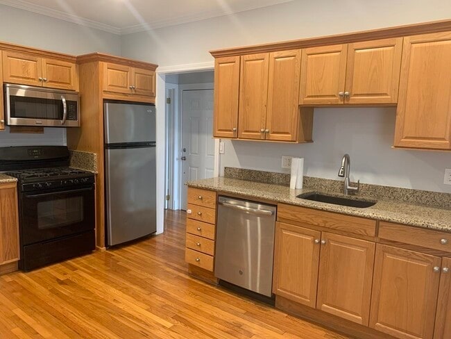 Building Photo - 61 Granite Ave Unit 2