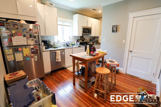 Building Photo - 148 Langdon Ave Unit 2 Rental