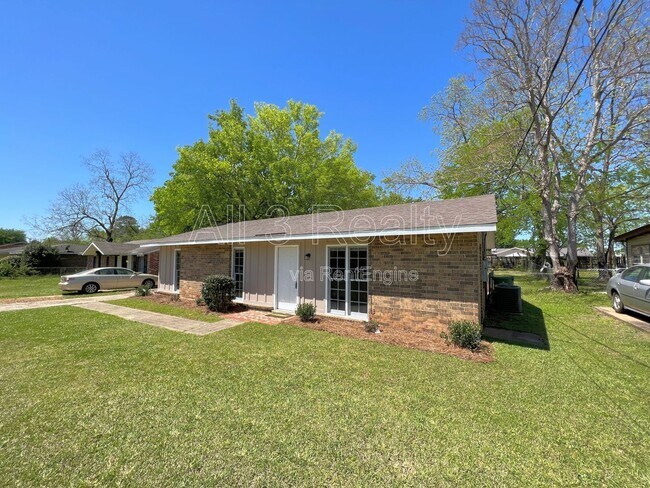 Photo - 641 Groveland Dr