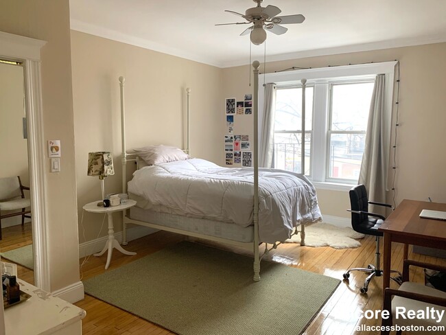 Photo - 33 Highgate St Unit 4