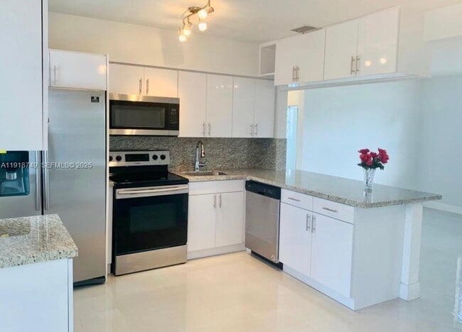 Photo - 1810 SW 22nd Ave