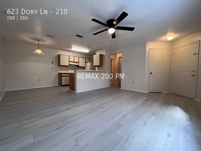 Photo - 623 Dory Ln