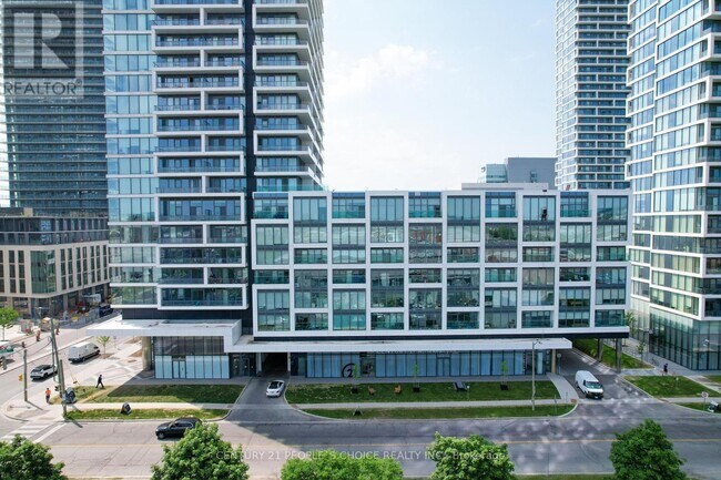 Photo - 950 Portage Pkwy