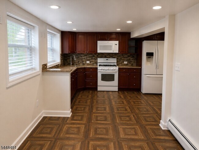 Photo - 112 Chestnut St