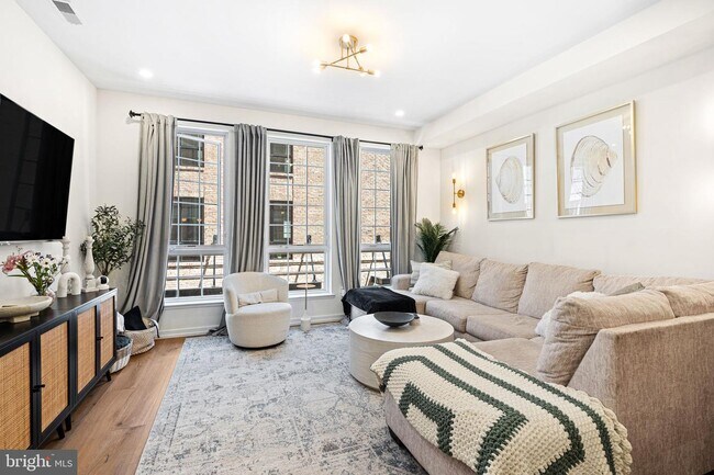 Photo - 2426 Innovator Way Unidad B