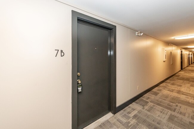 Photo - 1 Bedroom, 1 Bathroom Condo in Downtown Charleston - Charleston