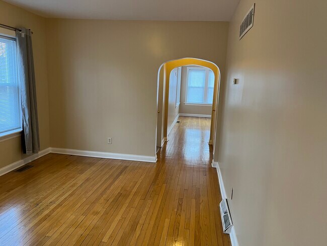 Hallway from dining room view - 8400 S Oglesby Ave Unit Apartment 1