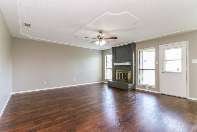 Photo - 7608 Meadowlark Ln N