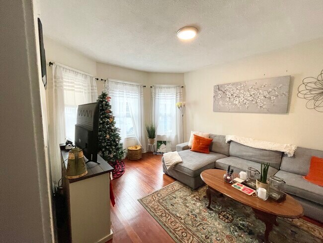 Photo - 19 Eastman St Unit 1