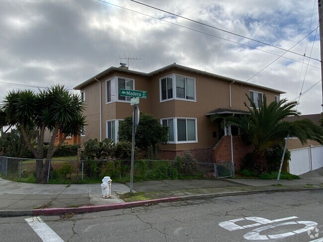 Building Photo - 2774 Madera Ave- 2407 LB/ 2029 L/ 2027 R Unit 2770 Rental