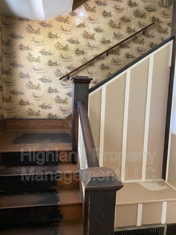 Photo - 945 NE Monroe St