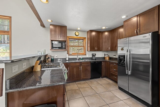 Photo - 320 Valley View Dr